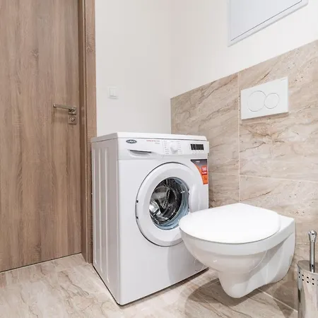 Brand New Two Room Apartment #26 With Free Secure Parking Close To Center Prague Exterior photo