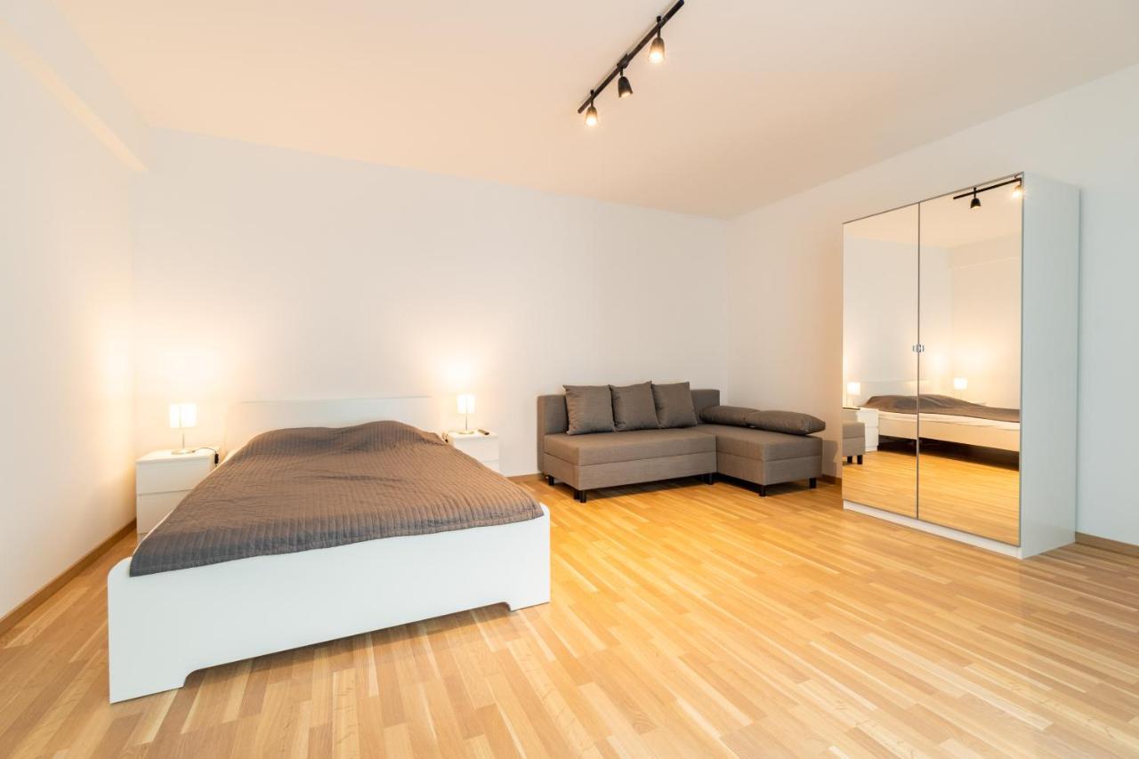 Апартаменти Brand New Two #26 With Free Secure Parking Close To Center *